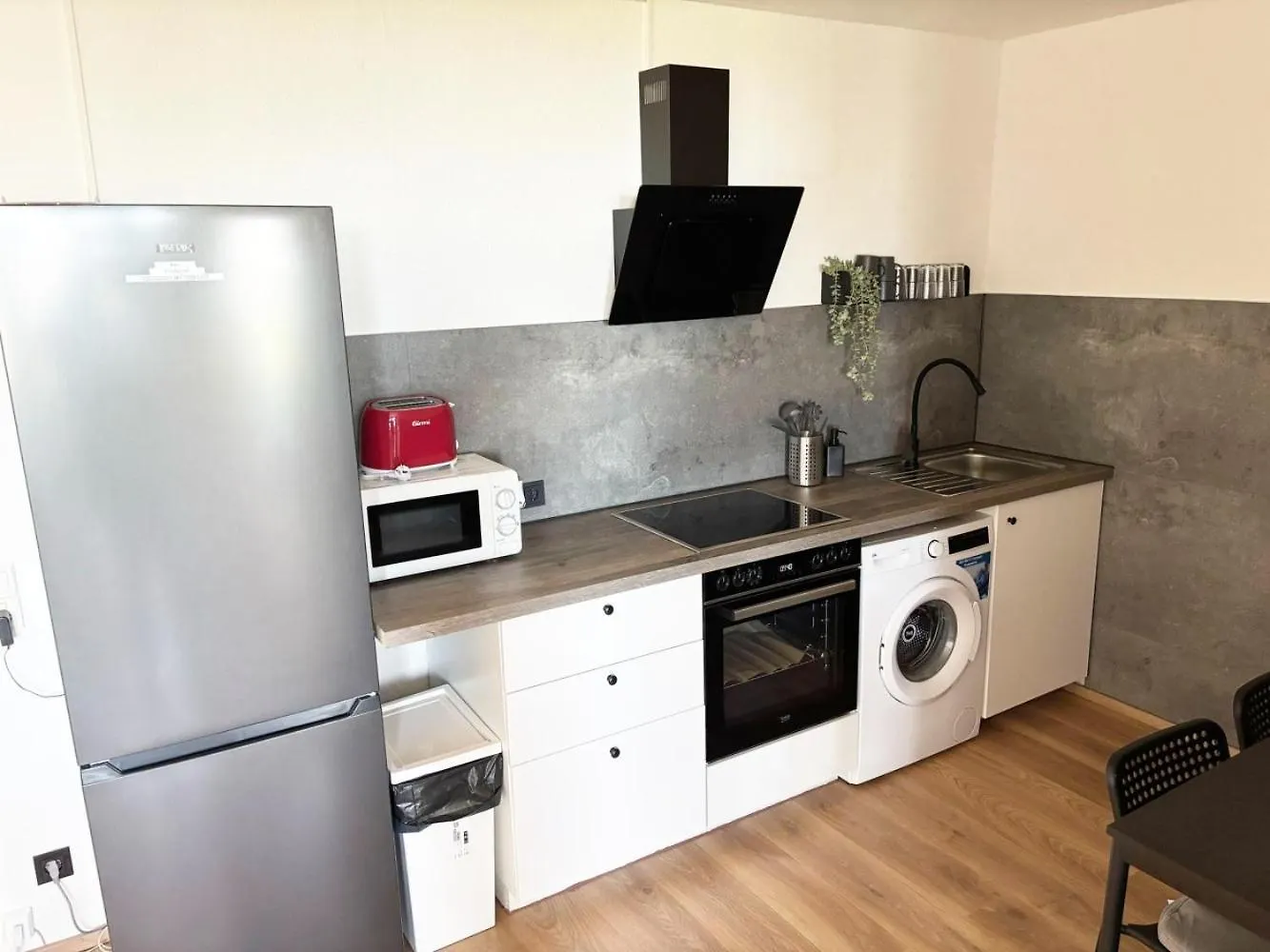 Cologne Fair Apartment With Cathedral View