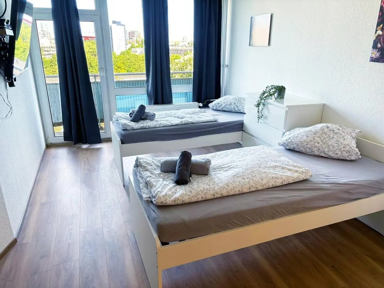 Cologne Fair Apartment With Cathedral View